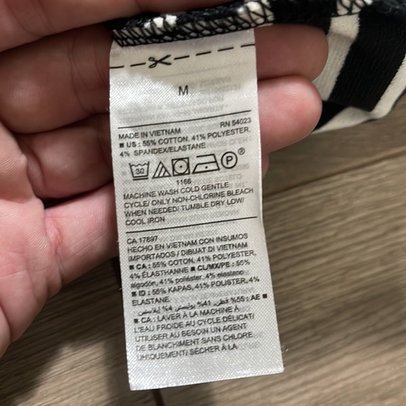 Old Navy Women's Knit horizontal striped skirt, size M - Picture 5 of 5